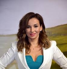 Алла духова рассказала, почему не занимается собой. Ishudavshuyu Anfisu Chehovu S Novoj Strizhkoj Sravnili S Olgoj Buzovoj Starhit Ru