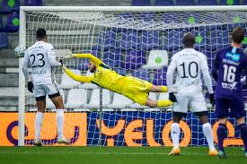 Click here to see the latest beerschot va squad details, upcoming fixtures, international and domestic fixtures, team ratings a record of the recent fixtures played by beerschot va with their matchratings. Emmanuel Agbadou Der Matchwinner Beim Sieg Der As In Beerschot