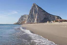 A chic stay in a historic and luxurious central. Beach City Gibraltar Shared Apartment La Linea De La Concepcion Aktualisierte Preise Fur 2021