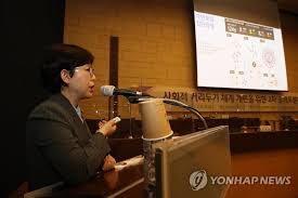 기모란 대한예방의학회 비대위원장, 코로나19 이후의 불확실성 인정해야. ì˜ˆë°©ì˜í•™ ì „ë¬¸ê°€ ê¸°ëª¨ëž€ êµìˆ˜ ì²« ì²­ì™€ëŒ€ ë°©ì—­ê¸°íšê´€ì— í•œê²½ë‹·ì»´