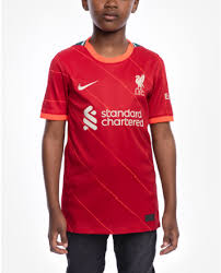 Es ist relativ grob aufgenäht was dem ganzen das gewisse etwas gibt. Liverpool Home Kit Liverpool Fc Official Store
