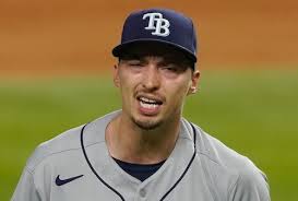 Rays trade Blake Snell to Padres