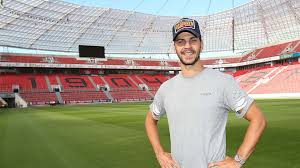 Mit der zeit ging bei bielefeld und leverkusen die spielerische linie etwas verloren, bis zur schlussphase. Dragovic I M The Happiest Person Today Bayer04 De