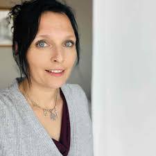 Sandra Mann's Instagram, Twitter & Facebook