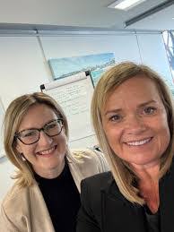 Anna Tien's Instagram, Twitter & Facebook