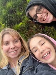 Kelly Brazell's Instagram, Twitter & Facebook