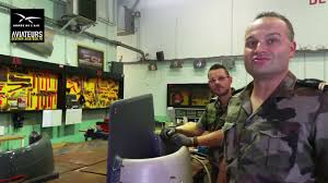 Présentation des métiers de l'armée de l'air durant la 2nde édition de la journée pour l'emploi des femmes organisée par la communauté d'agglomération 2. Mecanicien Structure Aeronefs Armee De L Air
