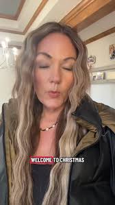 Christmas Decorating- no furniture edition 😜🎄🎄