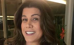 Promoter alicinha cavalcanti enfrenta doença rara e não reconhece os amigos. Gnsc0x945kpbm