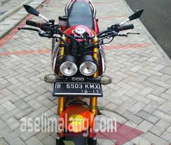 Siang gan, dapet foto dari yang modip langsung aka owner yang punya plus blogger pula. Modifikasi Si Macan Berkaki Kekar Tiger 2000 Sekedar Coretan