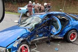 22 jun 2017 dua maut kereta rempuh pokok. Dkez2m3kf3pozm