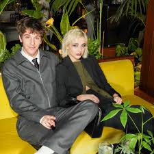 Emma Chamberlain Hard Launches Relationship with Singer Boyfriend: Who is  Role Model?