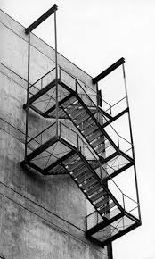 N A R C H I T E K T U R Fluchttreppe Feuerleiter Feuertreppe