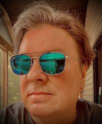 Somehow I only discovered this album a few years ago. Produced by Howie,  and mostly in his house, with appearances by Tom, Mike and Benmont