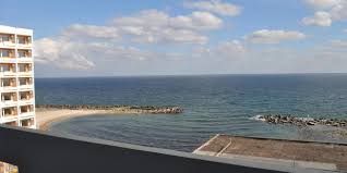 Hotelul meteor este o moderna structura de cazare compusa din 203 camere duble cu balcon, 11 camere duble fara balcon si 9 camere de familie, dispuse pe parter si pe cele 8 etaje. Hotel Meteor 3 Jupiter Romania