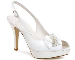 Ebay offre scarpe da sposa in una varietà di taglie, colori. Abito E Scarpe Da Sposa 5 Abbinamenti Perfetti Lemienozze It