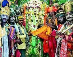 Panja shah vilayat is perhaps the only imami shrine that houses sacred impressions of the feet of holy prophet and hand of maula ali on a single stone. Muharram And Ganeshotsav Under One Roof Bengaluru News Times Of India