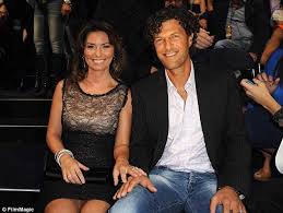 Shania Twain Says Her Husband S Affair Nearly Ended Her Career Shania Twain Husband Country Singers