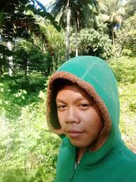POPE LEO XIV IN PRAYER AT THE TOMB OF POPE FRANCIS During his first visit  outside the Vatican, Pope Leo XIV stopped at the Basilica of St. Mary Major  to pray before