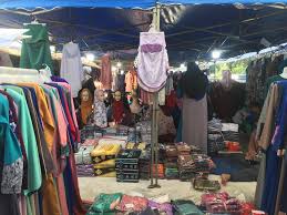 Tidak suka, coba pilih lagi. Pasar Khamis Kemboja Ulu Tiram Viral Muafakat Johor Facebook