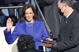 And kamala, with her indian roots, and douglas, as a jewish, honored each other's culture as he. Die Erste Frau Als Us Vizeprasidentin Kamala Harris Inspiriert Von Ihrer Mutter Politik Stuttgarter Zeitung