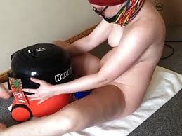 Teen maid using hoover for pleasure 5 min. Vacuum Hotntubes Porn