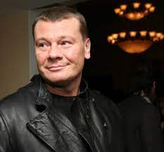 Умер актер сериала след олег валкман. Tajna Smerti Vladislava Galkina Do Sih Por Ne Raskryta Rossijskaya Gazeta