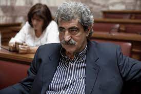 Και μη το γυρίσουμε εκεί γιατί από την αρχή ήρθατε με ένα στυλ λες και φταίμε εμείς που το βρήκε ο βαξεβάνης, ας πούμε. O Polakhs Leei Ston Gewrgiadh Na Parei Farmako Gia Pseires Kata Toy Koronoioy Info War