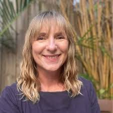 Miranda Solomon's Instagram, Twitter & Facebook