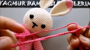 Amigurumi Tavsan Yapimi 2 Yagmur Damlasi Orgulerim In 2020 Easter Bunny Crochet Pattern Crochet Patterns Crochet Hats
