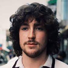Some of the most common 70s hairstyles for men were a bit longer and fell to the shoulders. 21 Popular 70s Hairstyles For Men 2021 Guide