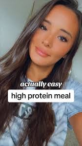 Lacey Mills's Instagram, Twitter & Facebook