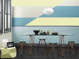 Die Wand Im Esszimmer Mit Geometrischen Mustern Dekorieren Wandmalerei Ideen Wandfarbe Coole Wande