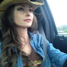 Amber Mcgrew's Instagram, Twitter & Facebook