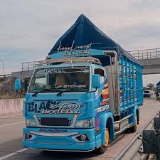 28 harga truk isuzu giga terbaru 2021 otomaniac harga truk isuzu giga 2021 salah satu merek mobil ternama dunia dengan nama isuzu memiliki beberapa type dan seri mobil truk ya harga yang ditawarkan satu unit mobil truk isuzu ini memang terbilang cukup mahal. Truk Mbois Indonesia Home Facebook