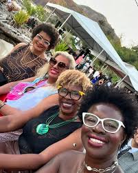 E esse feedback cheio de amor no final do seu domingo? Celebramos o  casamento da nossa companheira Benny Briolly e ao mesmo tempo reafirmamos a  liberadade de todas as pessoas para amar