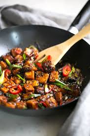 Black Pepper Tofu Stir Fry A Quick Vegan Dinner Made With Crispy Pan Fried Tofu And Drizzled In A Spicy Tofu Recipes Tofu Stir Fry Vegetarian Recipes Healthy
