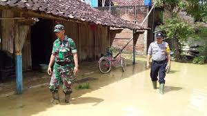 Kondisi banjir dipedalaman srikaton kayen, kab.pati подробнее. Makin Meluas Banjir Genangi 9 Desa Di Pati