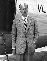 Quant aux œuvres de caractère religieux, on peut citer comme types l'immaculée conception, saint jean à pathmos, le christ dans la maison de. Le Prince Philip Etait Prince De Grece Et De Danemark 25 Choses Que Vous Ne Saviez Pas Sur La Reine D Angleterre Elle