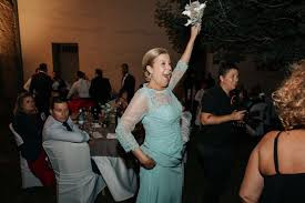 Mi nombre es alvaro sancha, soy fotógrafo de bodas en valladolid y norte de españa. Reportaje De Boda En El Patio Herreriano