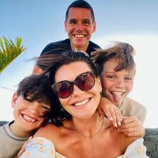 Looking for recommendations. I am coming to playa Blanca at the of May for  a Hen weekend, the age range is 23-62. I am looking for a lively fun bar  with music