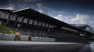 Dovizioso schlägt marquez in letzter kurve. Duell Um Den Spielberg Renn Drohne Vs Motogp Bike Motorradreporter