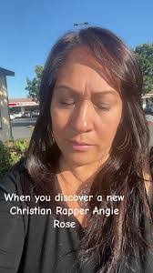 Rose Gilchrist's Instagram, Twitter & Facebook