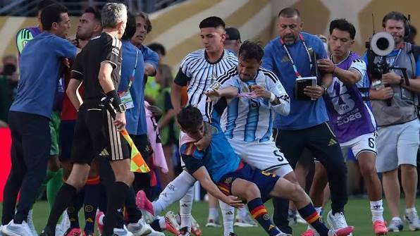 🔴 La FIFA investigará a Argentina tras los incidentes tras la final ante  España del Mundial 2026