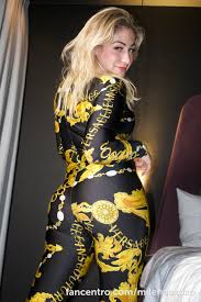 Milenaaxoxo - Private Stories, exclusive videos, private messaging -  Fancentro