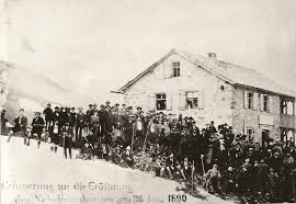 Das edmund probst haus wurde im jahre 1980 als schutzhütte des deutschen alpenvereins erbaut. Edmund Probst Haus Nabelhorn