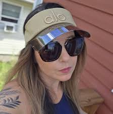 Who is the best chiropractor for shoulder pain in Moncton?