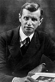 Knochen, Scherben und Skulpturen