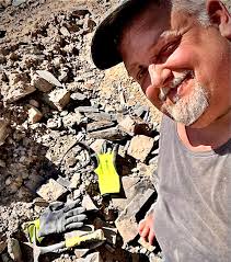 Looking for rockhounding spots in IA/IL