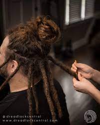 Exert pressure on the dread as you extend it outward and roll. Crochet Dreadlocks Pros And Cons And Why It S The Perfect Method